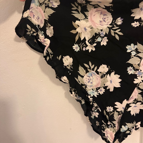 Forever 21 floral romper size large - Picture 4 of 5